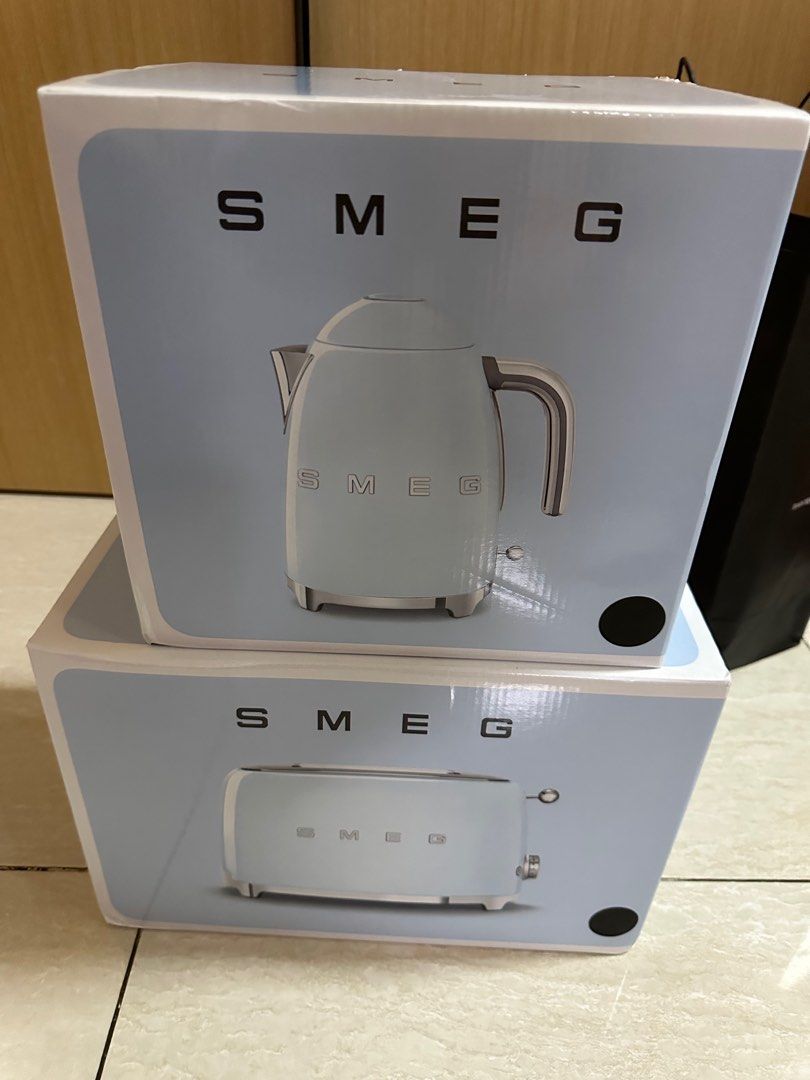 SMEG kettle and toaster set black colour, TV & Home Appliances