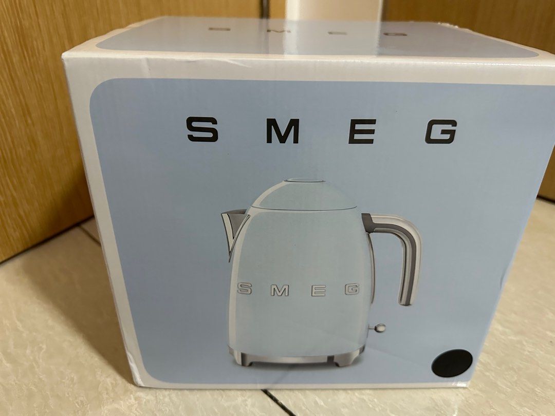 SMEG kettle and toaster set black colour, TV & Home Appliances
