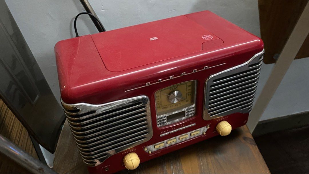 TEAC SLD80B Deluxe AM/FM Stereo Radio CD Player w digital clock, 音響器材