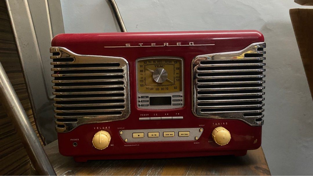 TEAC SLD80B Deluxe AM/FM Stereo Radio CD Player w digital clock, 音響器材