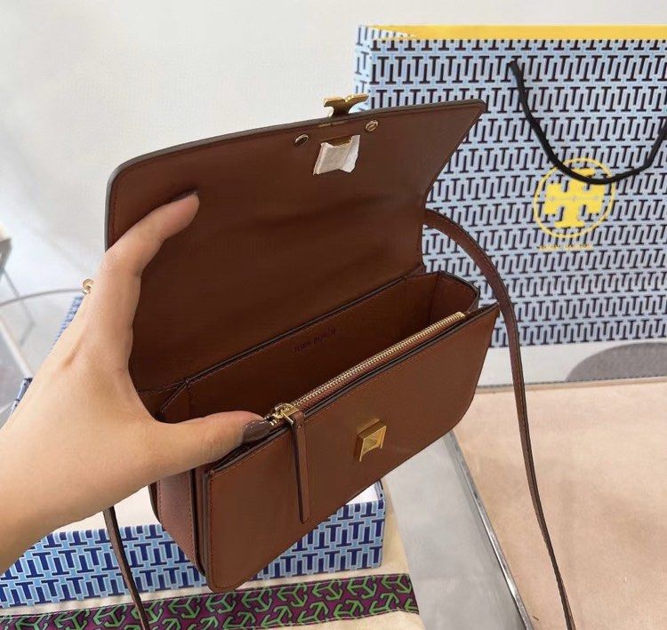 Tori burch shoulder hand bag preorder (Category: Luxury Bags & Wallets) located in Angeles City. Submitted by luxury_district.korea (Listing ID 1194573389, Image 2). Description: Diclaimer: we are not affiliated with the brand stated in this post, no infringement intended. All copyrights are reserved to its brandowners ..
