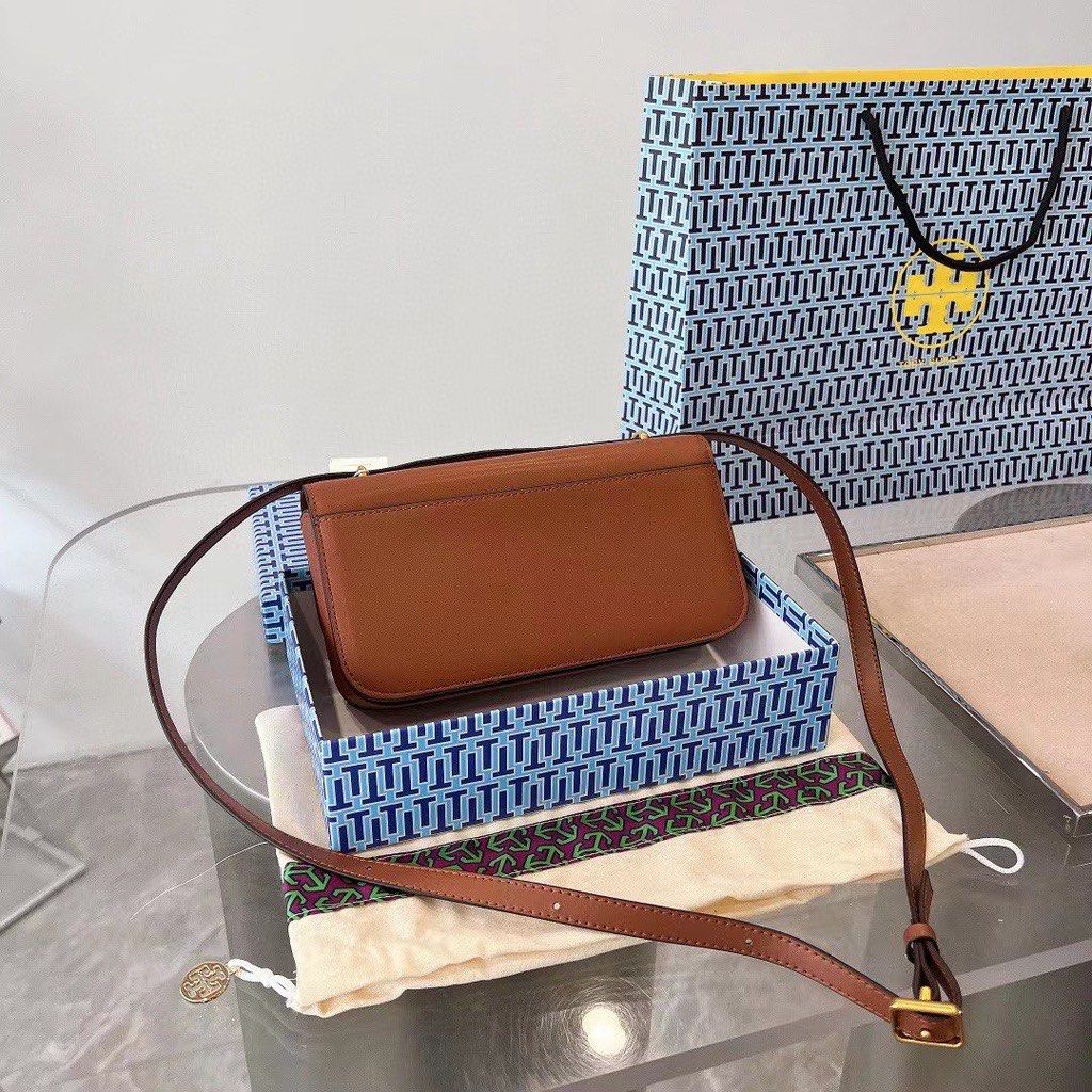 Tori burch shoulder hand bag preorder (Category: Luxury Bags & Wallets) located in Angeles City. Submitted by luxury_district.korea (Listing ID 1194573389, Image 3). Description: Diclaimer: we are not affiliated with the brand stated in this post, no infringement intended. All copyrights are reserved to its brandowners ..