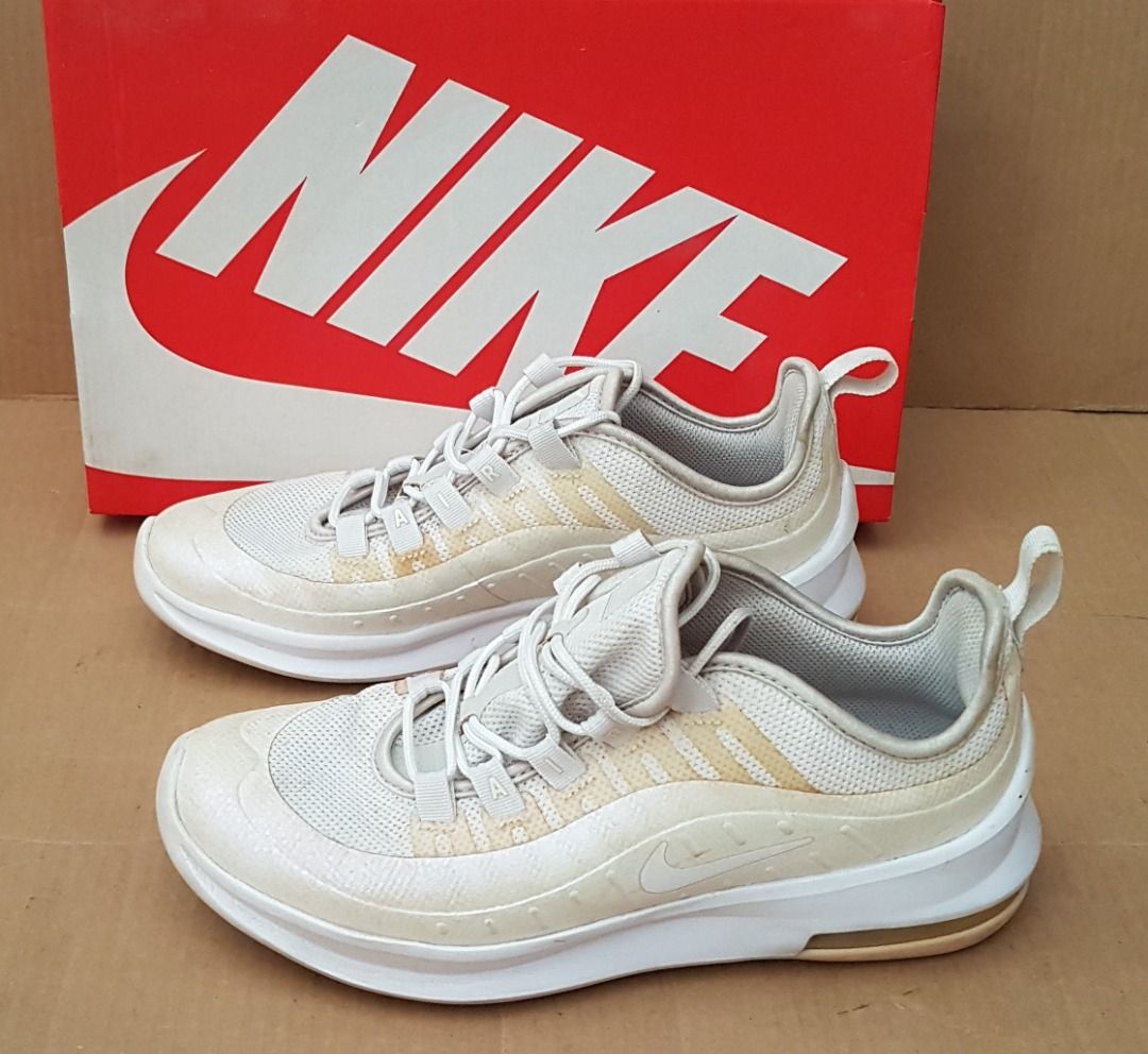 Nike air axis gold discount