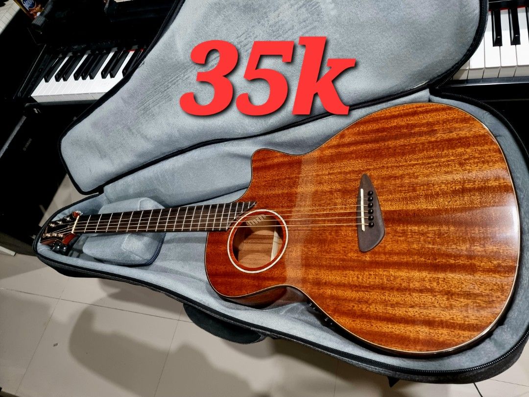 Vintage japan acoustic guitar, Hobbies & Toys, Music & Media, Musical