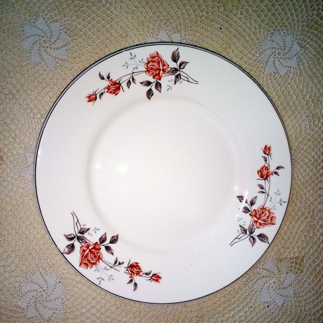 Vintage plate, 9", Furniture & Home Living, Kitchenware & Tableware