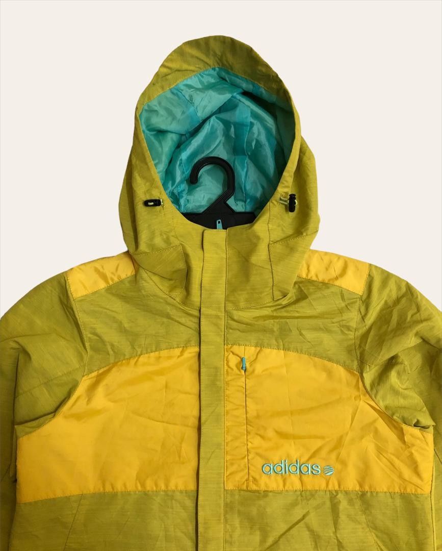 Windbreaker Adidas, Men's Fashion, Activewear on Carousell