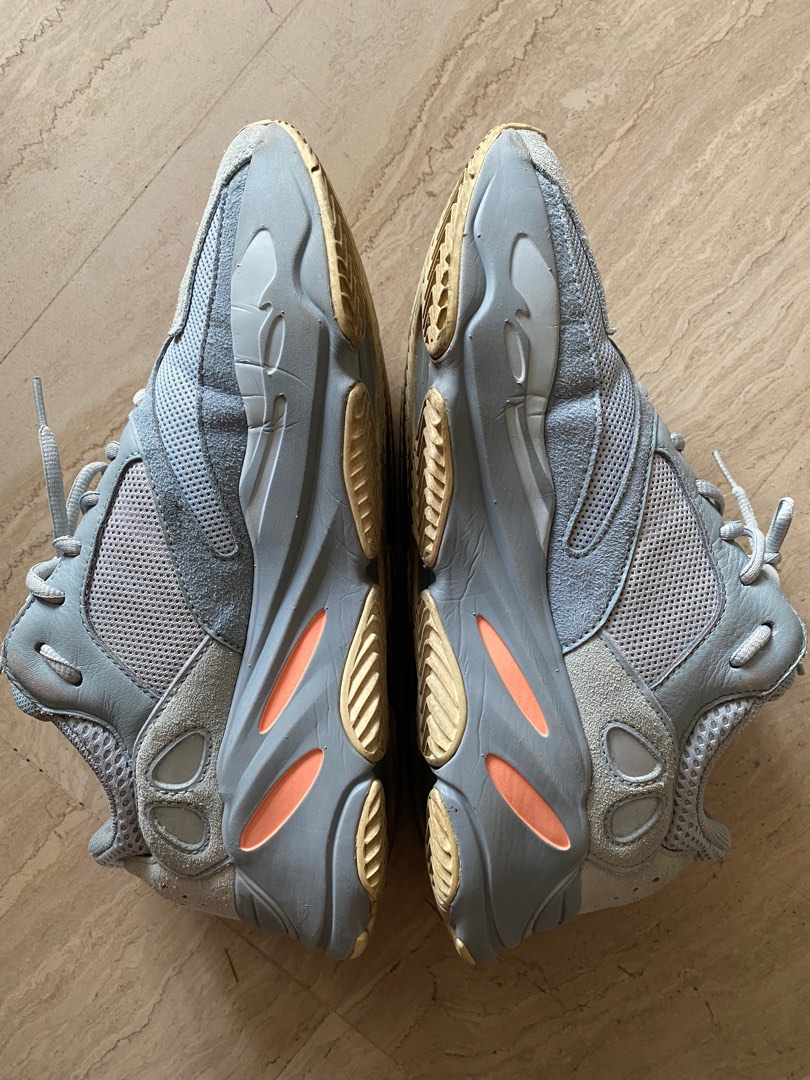 Yeezy 700 crease hot sale