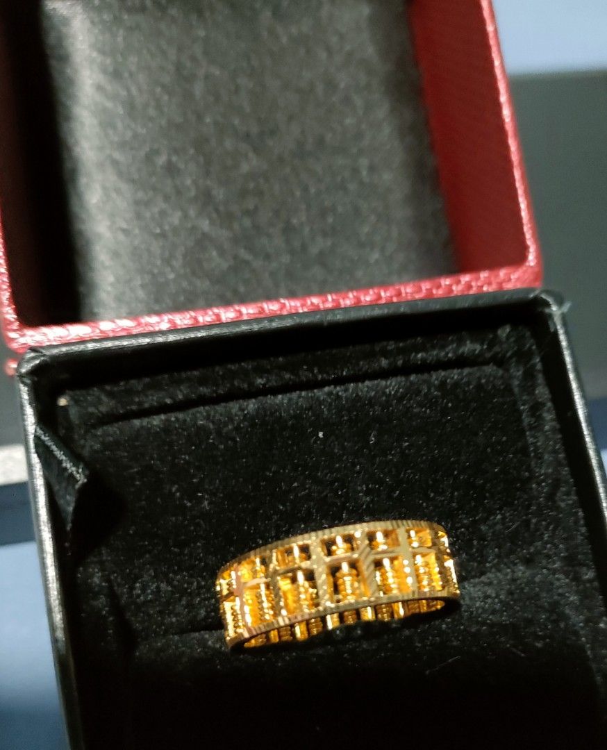 Gold round discount ring for men