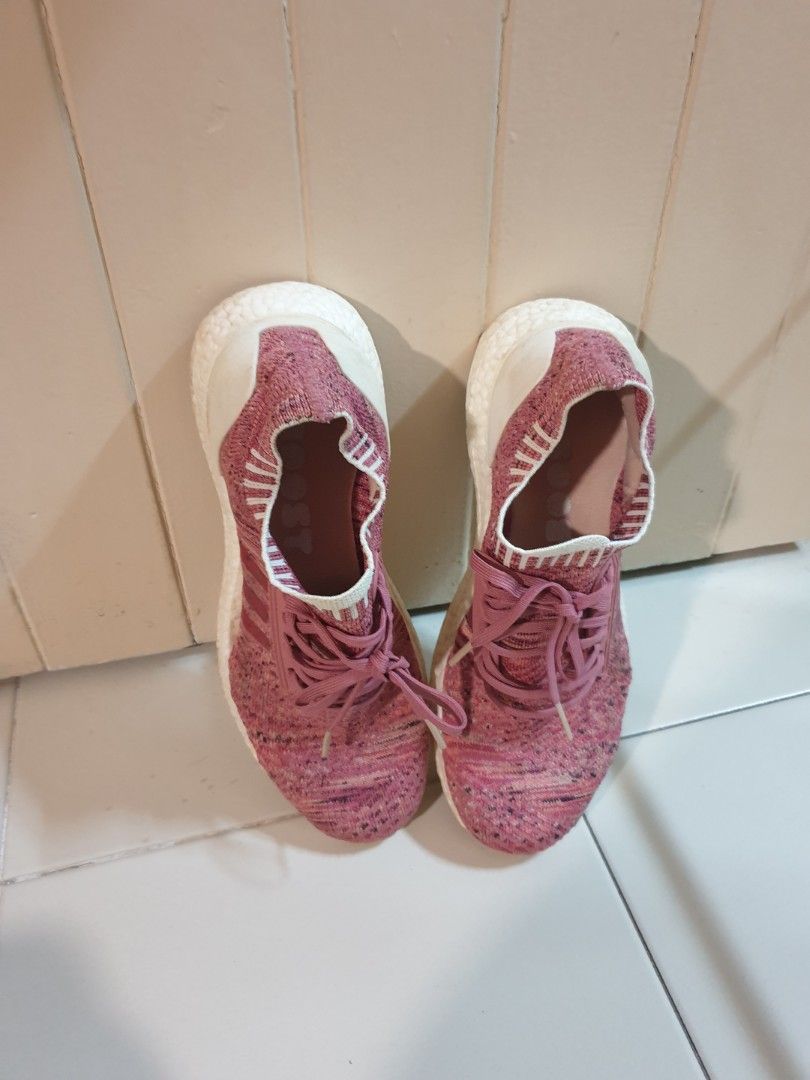 Adidas Ultra boost ladies running shors. Pink