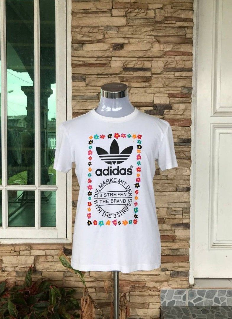 Adidas x pharrell store williams t shirt