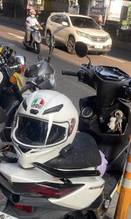 agv k1白色全罩安全帽