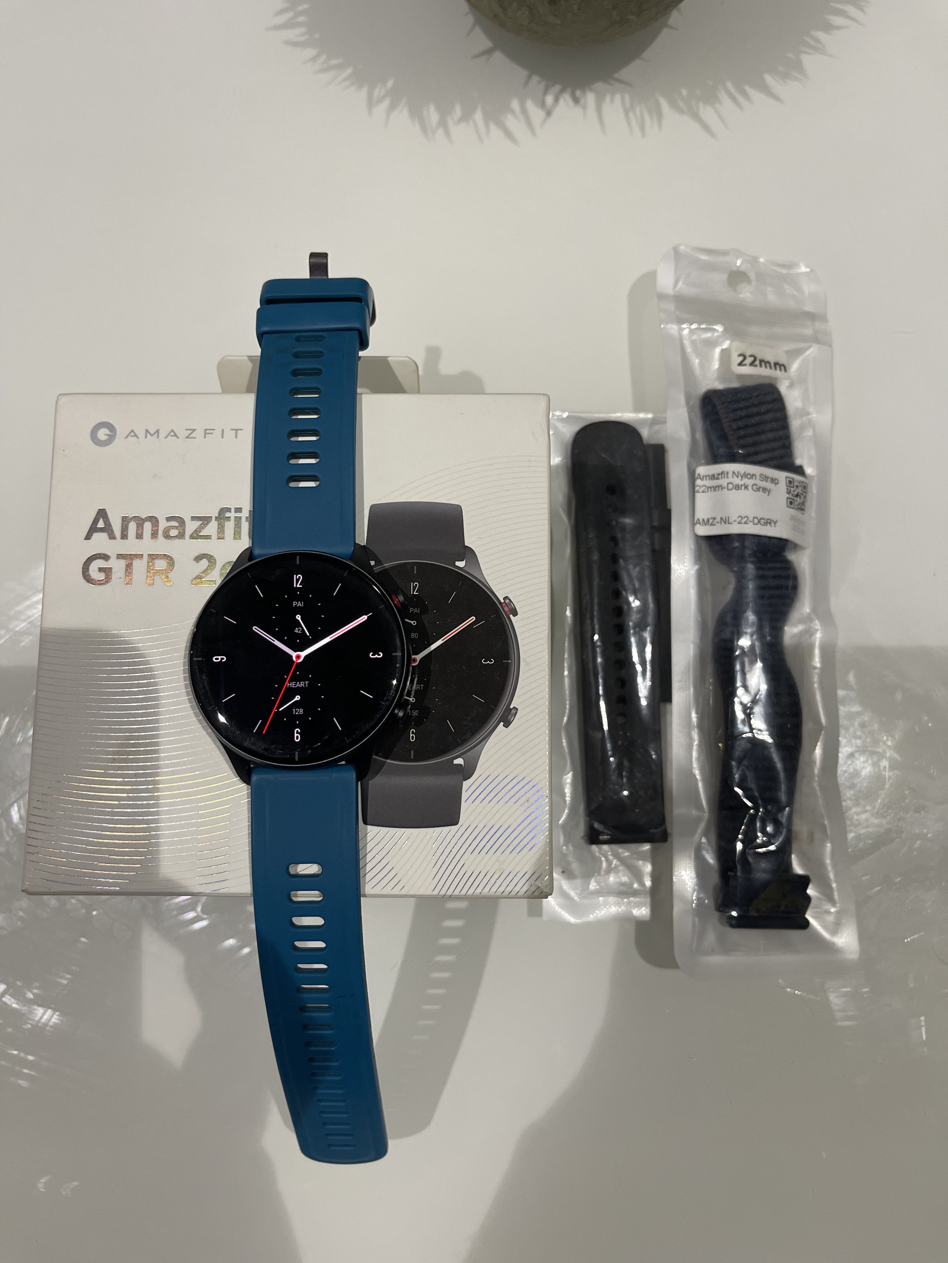 Amazfit GTR 2e, Men's Fashion, Watches & Accessories, Watches on Carousell