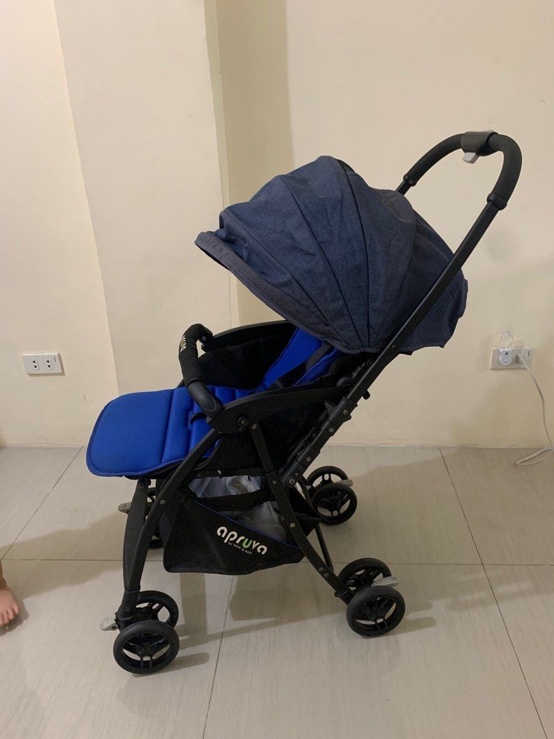 Apruva lightweigh stroller (Category: Strollers) located in Quezon City. Submitted by Helpmedeclutter (Listing ID 1194774107, Image 2). Description: Likenew no issue.
