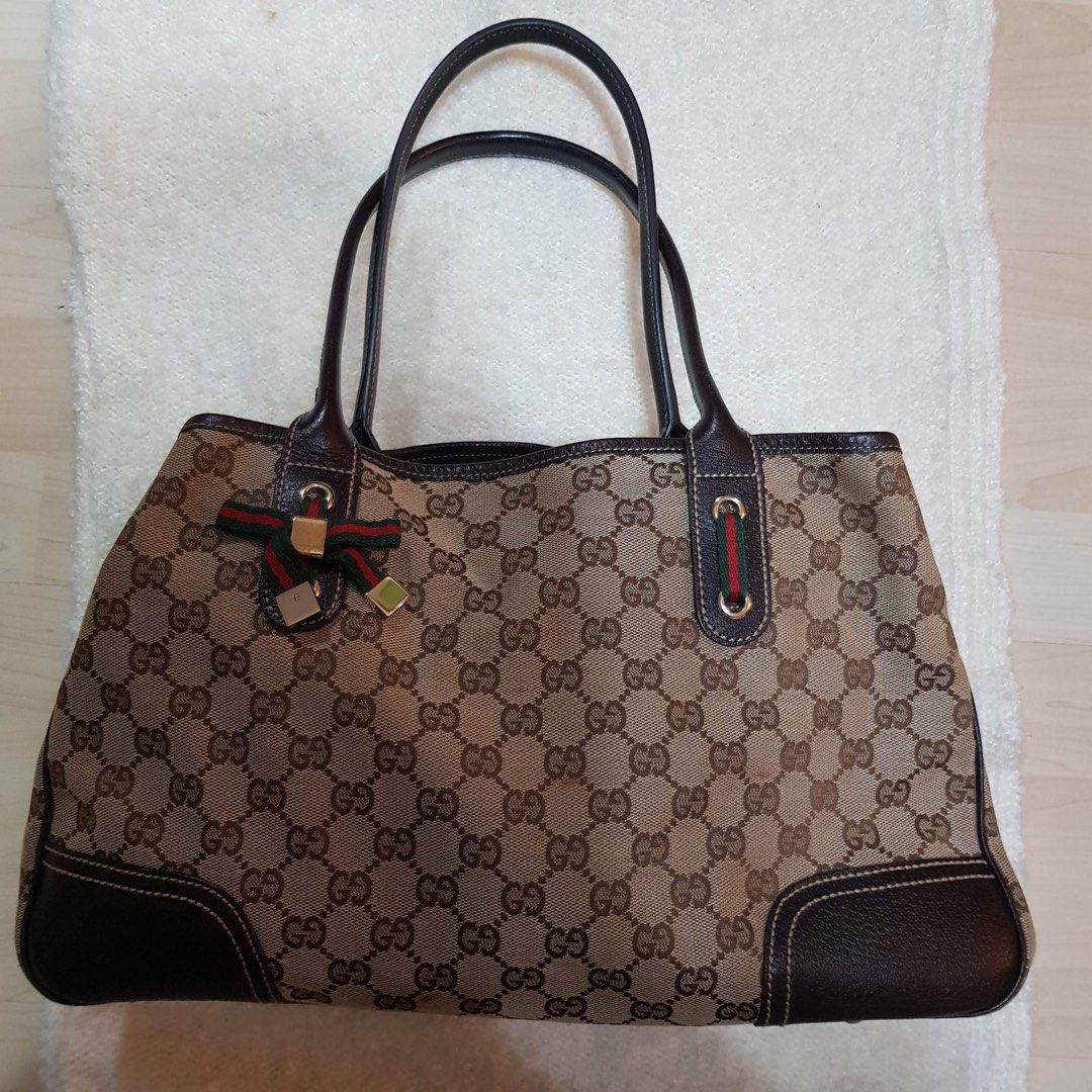 Authentic Gucci Bag Classic Model complete with dustbag and cards