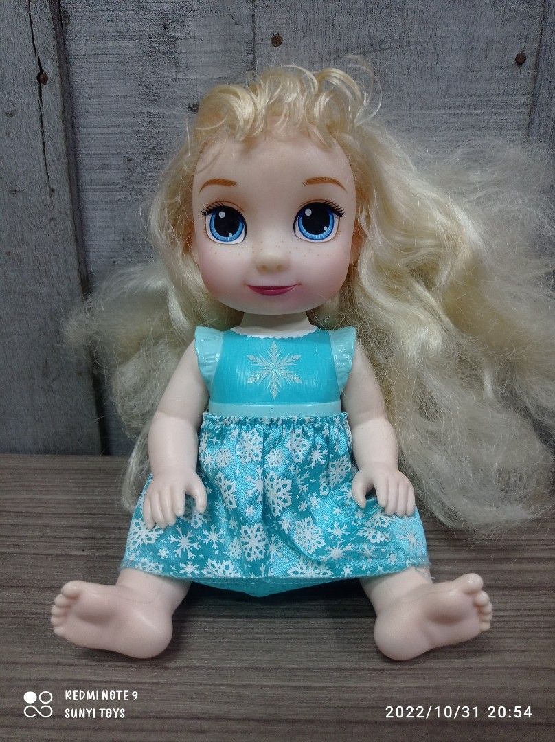 Baby doll elsa frozen Disney, Hobbies & Toys, Toys & Games on Carousell