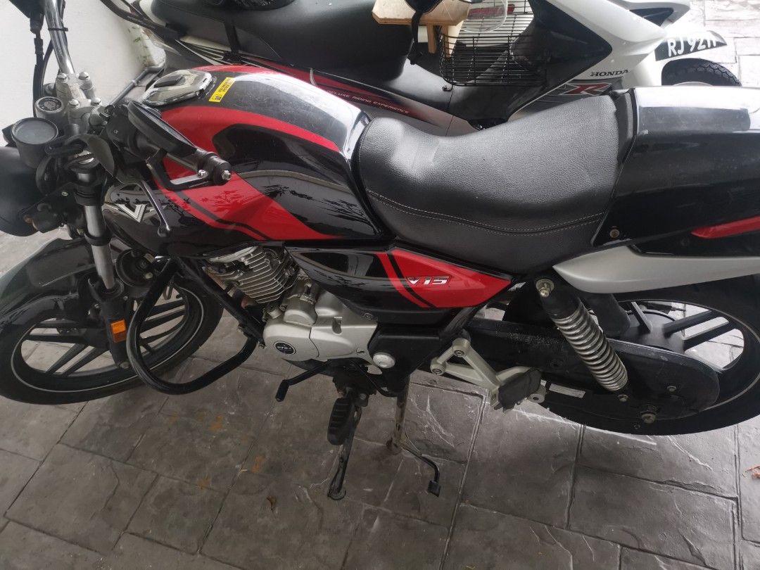 Bajaj hotsell v15 2019
