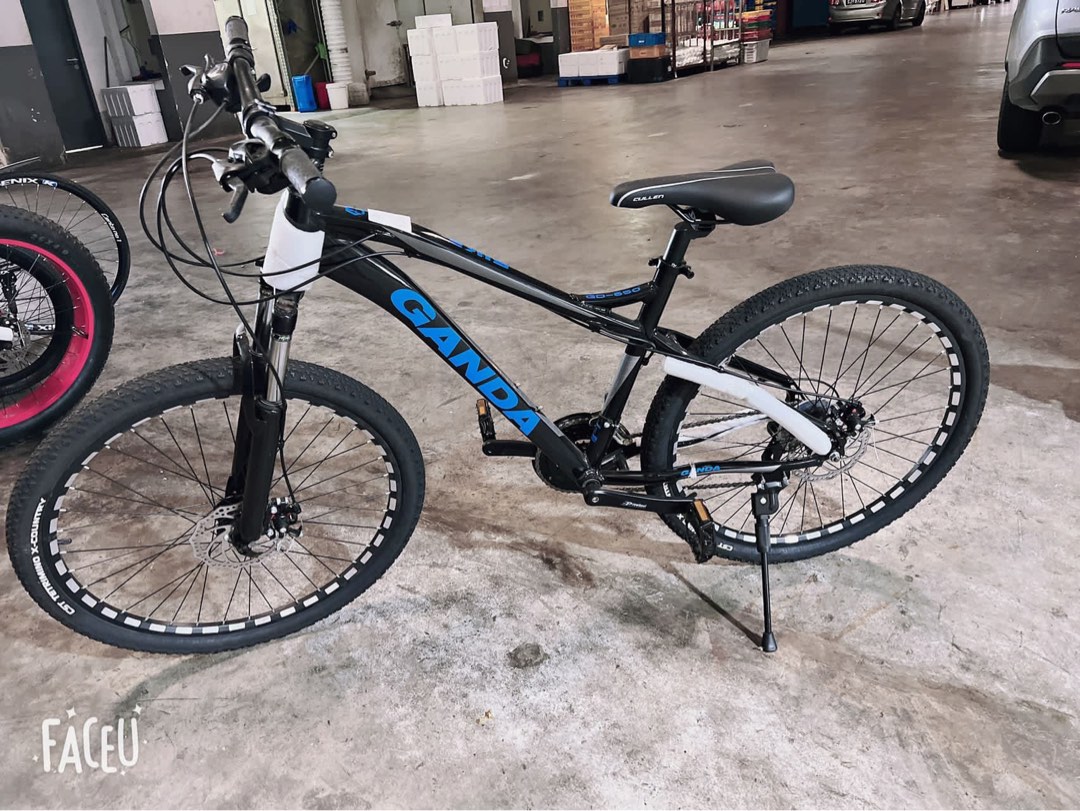 Big Offering! Aluminum frame. 24 speed shimano gear. 26 inch mountain