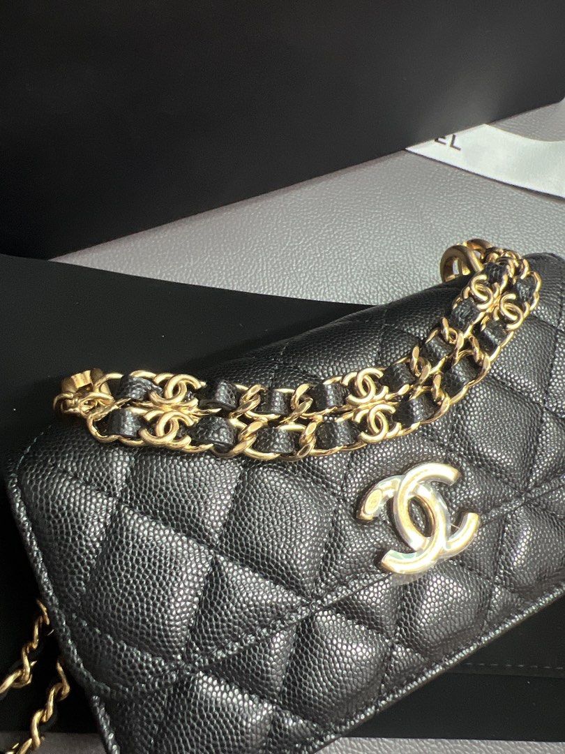 Chanel香奈兒22k鏈條手機包 （分類：手袋及銀包）位於 Hong Kong。 由 beranleung 提交（商品編號 1194851895，圖片 3）。簡介： 全新購於香港專門店。