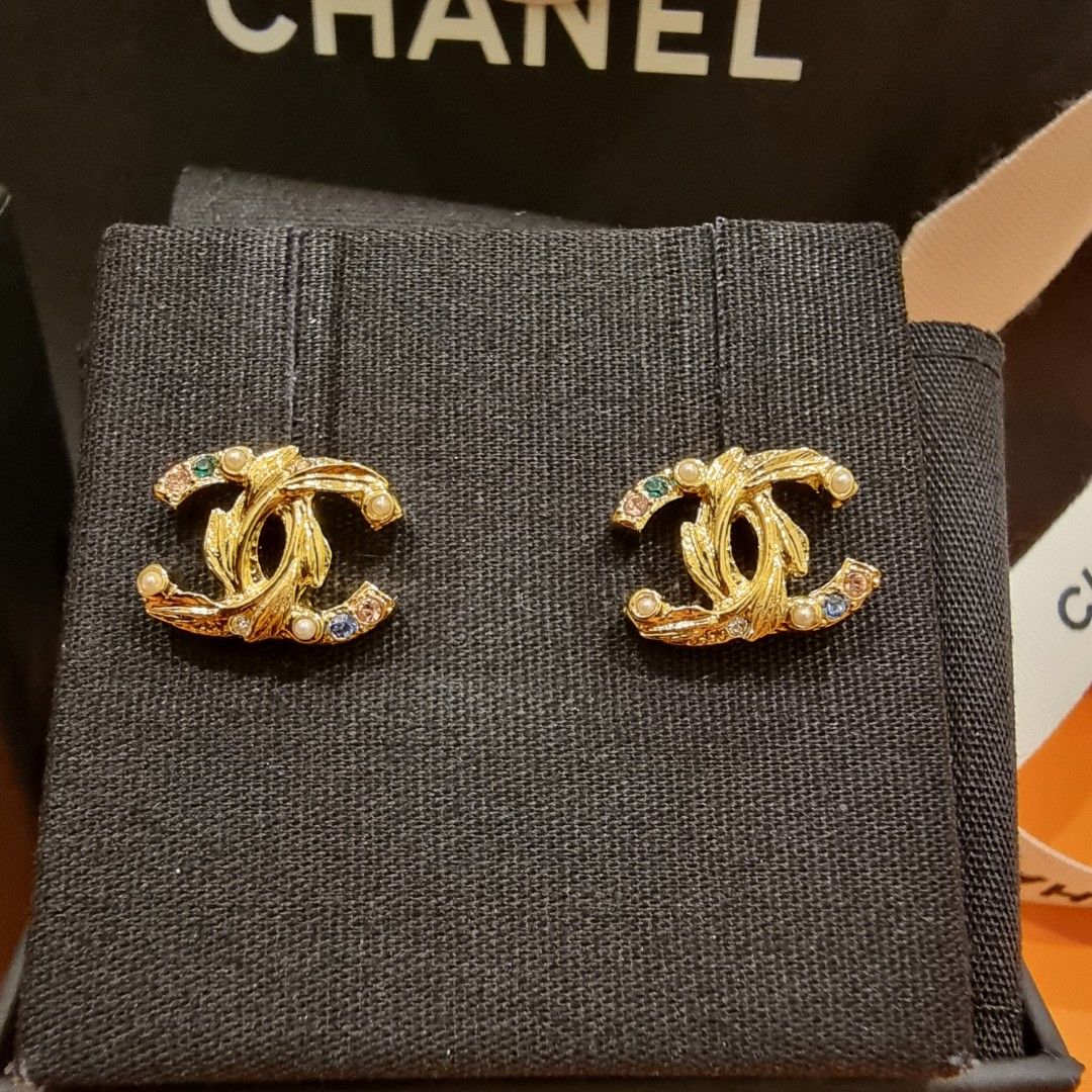Chanel double CC earrings (authentic), Women's Fashion, Jewelry &  Organisers, Earrings on Carousell