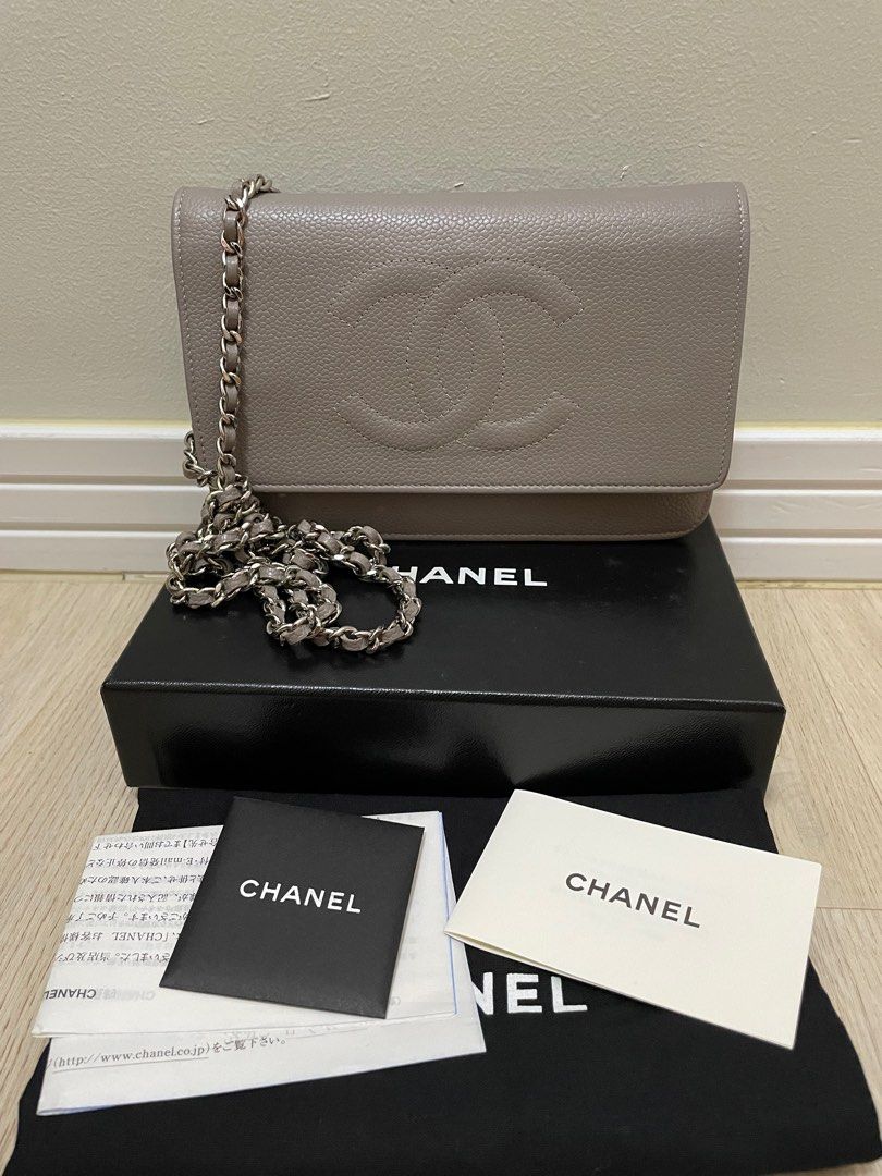 Chanel caviar WOC (Category: Luxury Bags & Wallets) located in Taguig. Submitted by dangruizdee (Listing ID 1194776874, Image 1). Description: Series 17 holo intact Comes with box, dustbag and receipt (dated 2006).