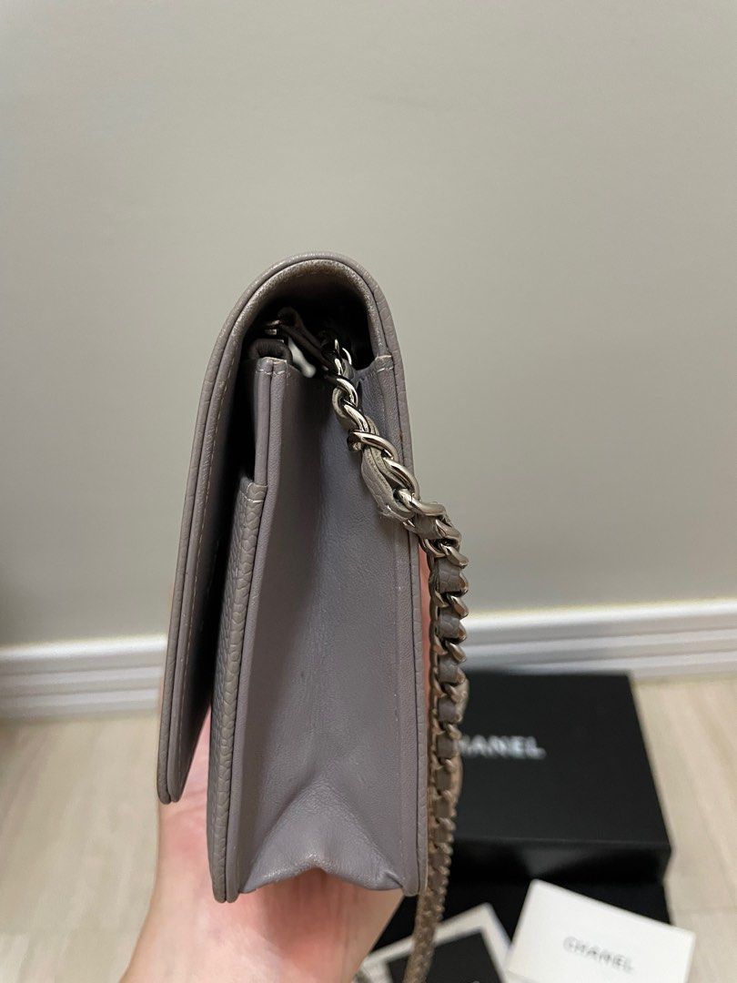Chanel caviar WOC (Category: Luxury Bags & Wallets) located in Taguig. Submitted by dangruizdee (Listing ID 1194776874, Image 3). Description: Series 17 holo intact Comes with box, dustbag and receipt (dated 2006).
