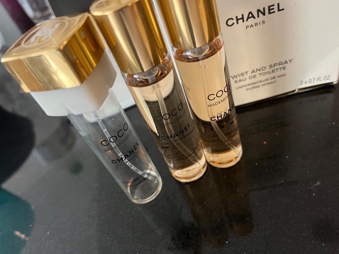 Eau de toilette twist and spray top