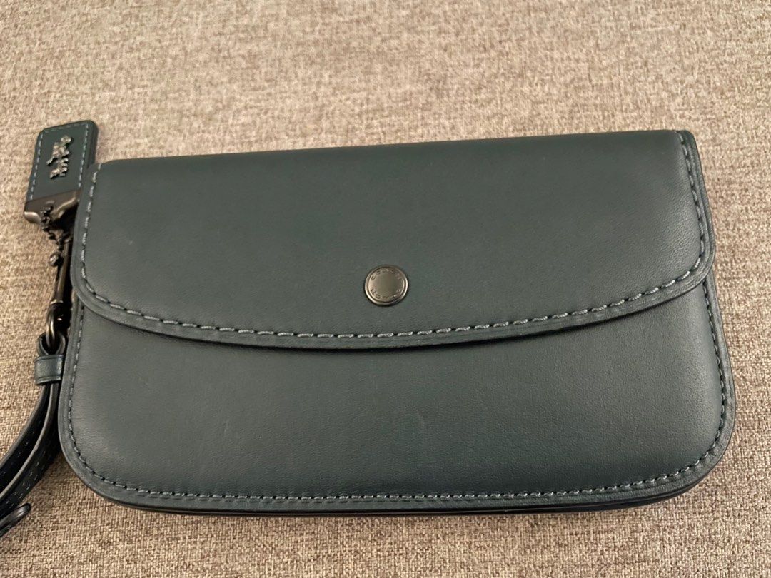 Coach glovetanned leather best sale clutch
