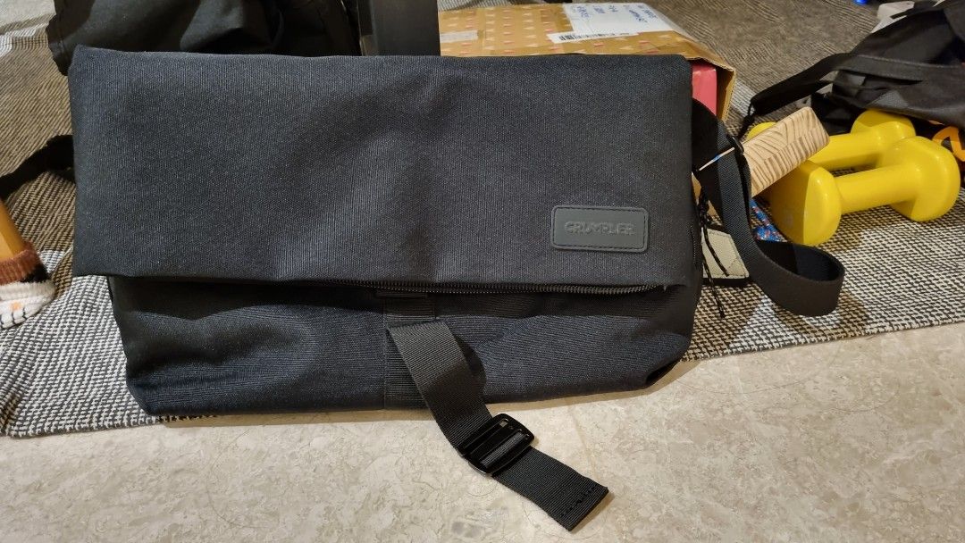 crumpler messenger bag, Computers & Tech, Parts & Accessories, Laptop