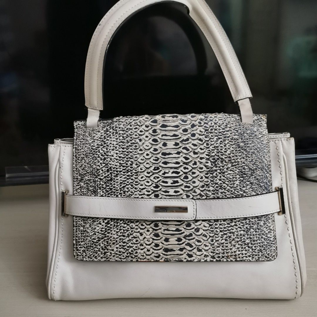 Dissona Shoulder Bag, Women's Fashion, Bags & Wallets, Shoulder Bags on  Carousell
