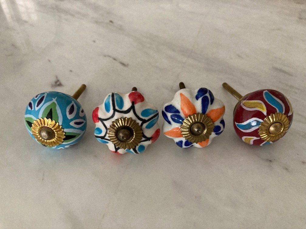 Door knobs (Category: Locks, Doors & Gates) located in Singapore. Submitted by zmackid (Listing ID 1194829843, Image 1). Description: $5 each The screw portion is approximately 4.5cm long..