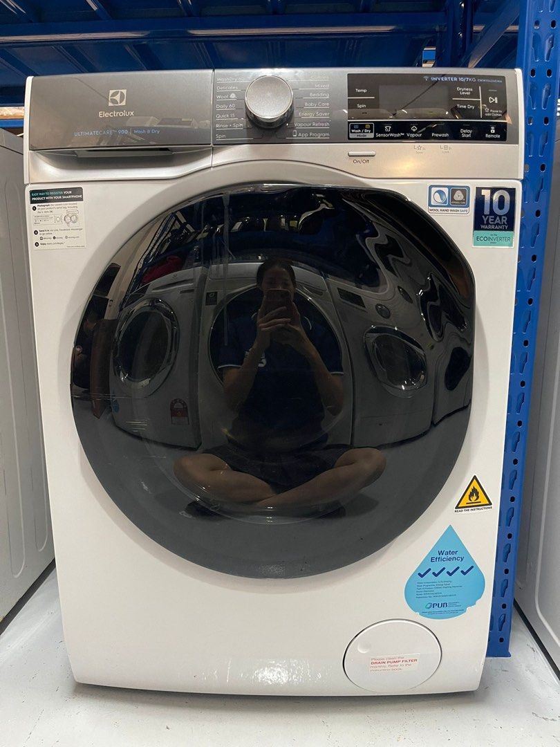 ELECTROLUX EWW1042AEWA FRONT LOAD WASHER DRYER 10KG 7KG Condition 8 10 580 Delivery add 50 One month warranty