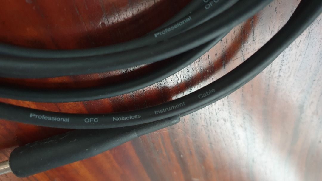 FENDER Professional OFC Noiseless Instrument Cable 10 ft, Hobbies