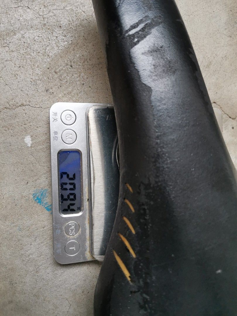 Fizik saddle, light weight carbon rail, Sports Equipment, Bicycles