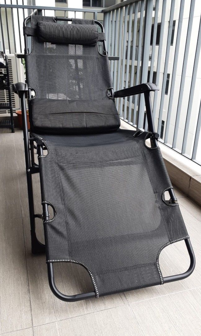Foldable lounge chair, Furniture & Home Living, Furniture, Chairs on