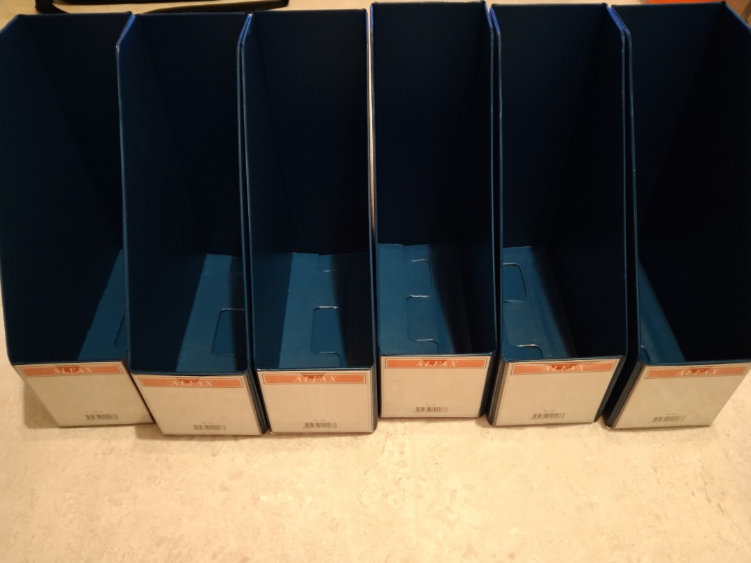 Foldable Magazine Holder (blue), Men's Fashion, Watches & Accessories