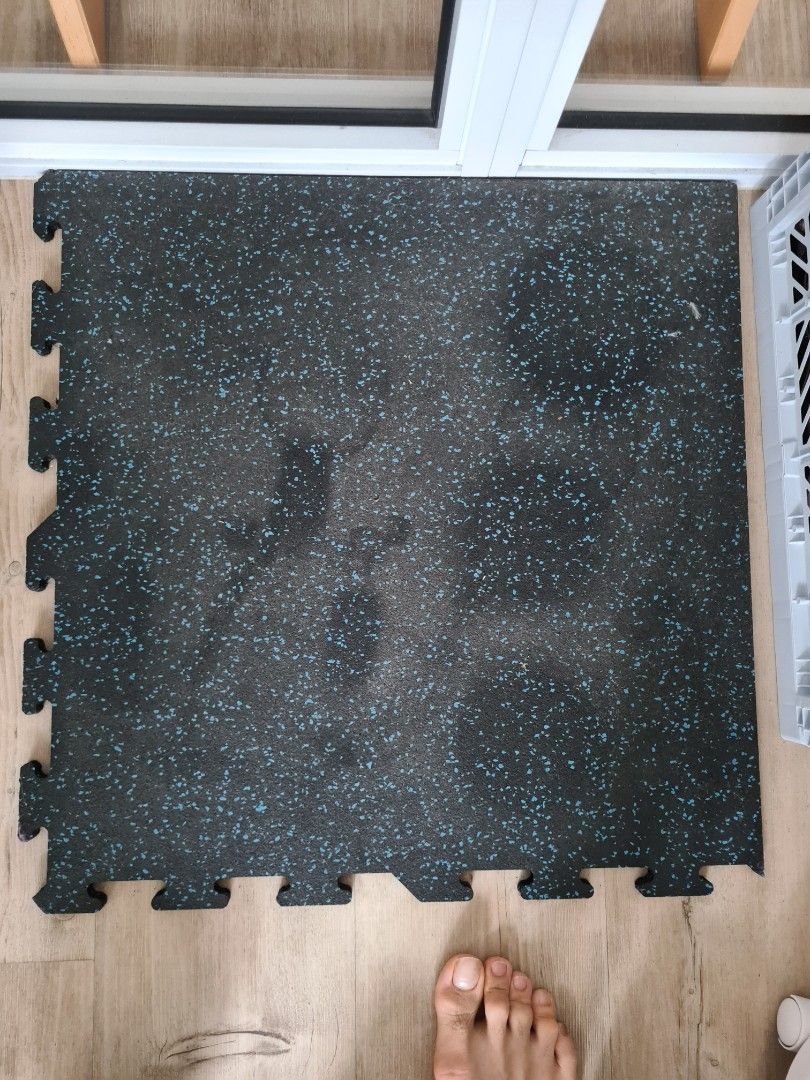 (For Sale) Interlocking Durapro Gym Mats, Sports Equipment, Exercise
