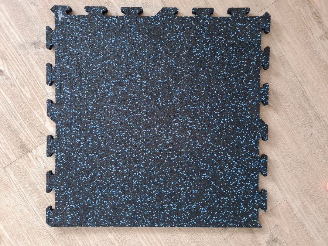 (For Sale) Interlocking Durapro Gym Mats, Sports Equipment, Exercise