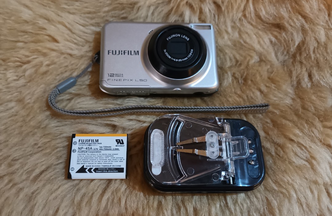 Fujifilm FinePix L50 Digital Camera, Photography, Cameras