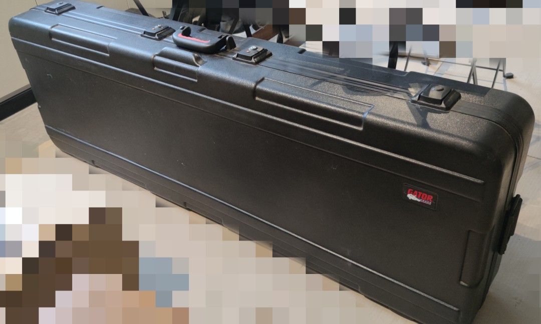 Gator 88key keyboard hard case, Everything Else on Carousell