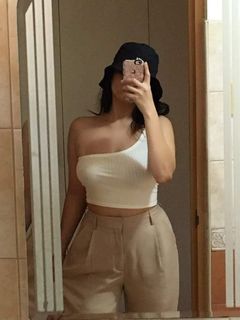 (Category: ) located in . Submitted by thrifters21 (Listing ID 1194802330, Image 1). Description: .