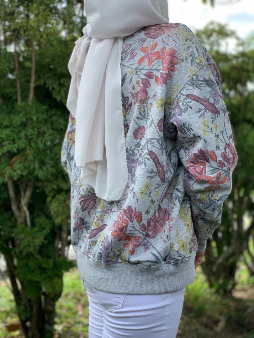 H&m floral sweater 2025