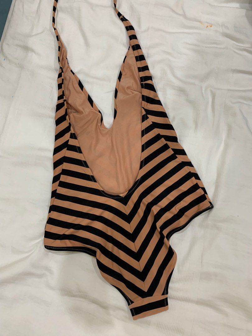 H&M retro one piece swimsuit bikini, Women's Fashion, Swimwear, Bikinis — free download