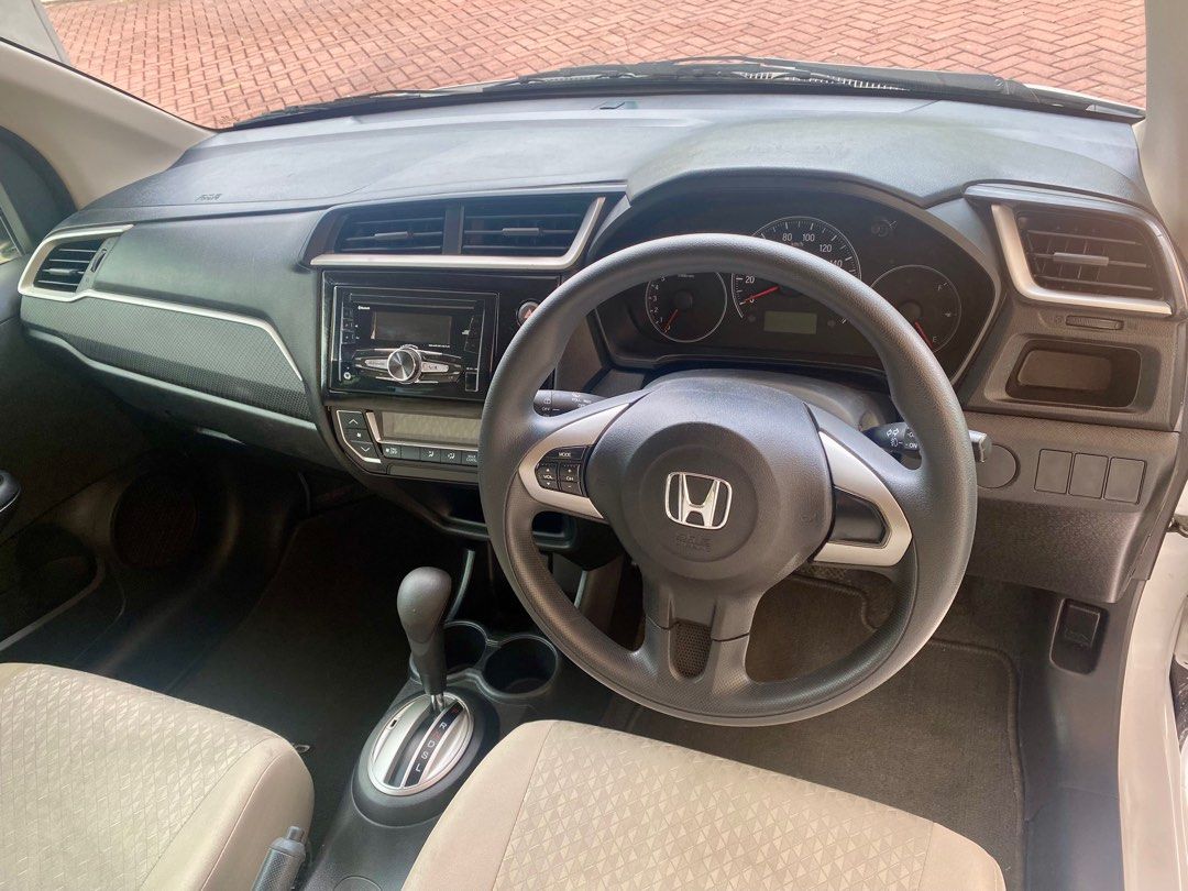 Interior brio satya e cvt 2020 discount