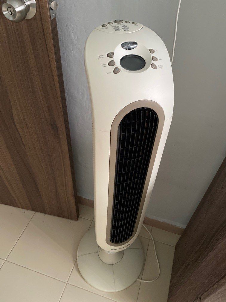 Honeywell Tower Fan with remote control., Furniture & Home Living