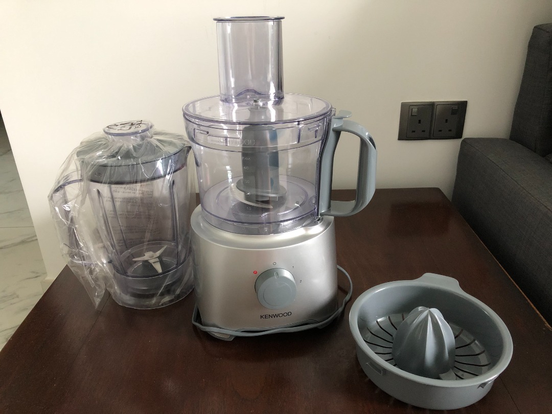 Kenwood FDP304SI Food processor including citrus squeezer , TV & Home