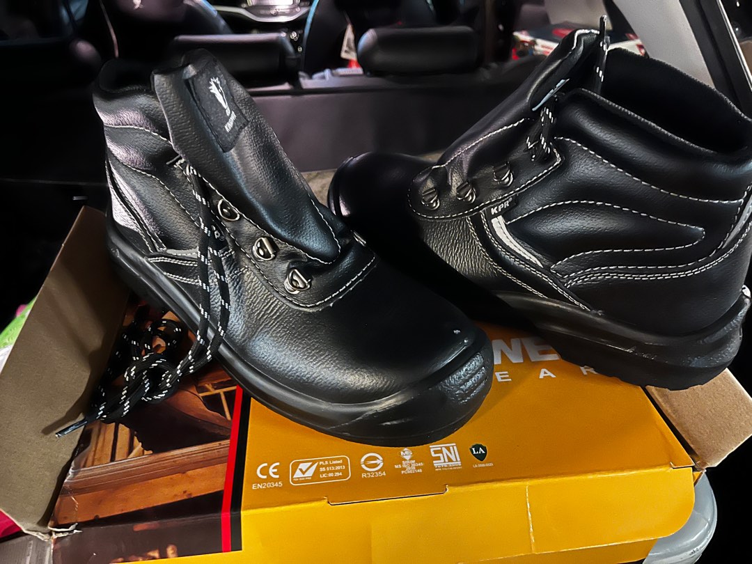 Kings Safety Boots, Men's Fashion, Footwear, Boots on Carousell