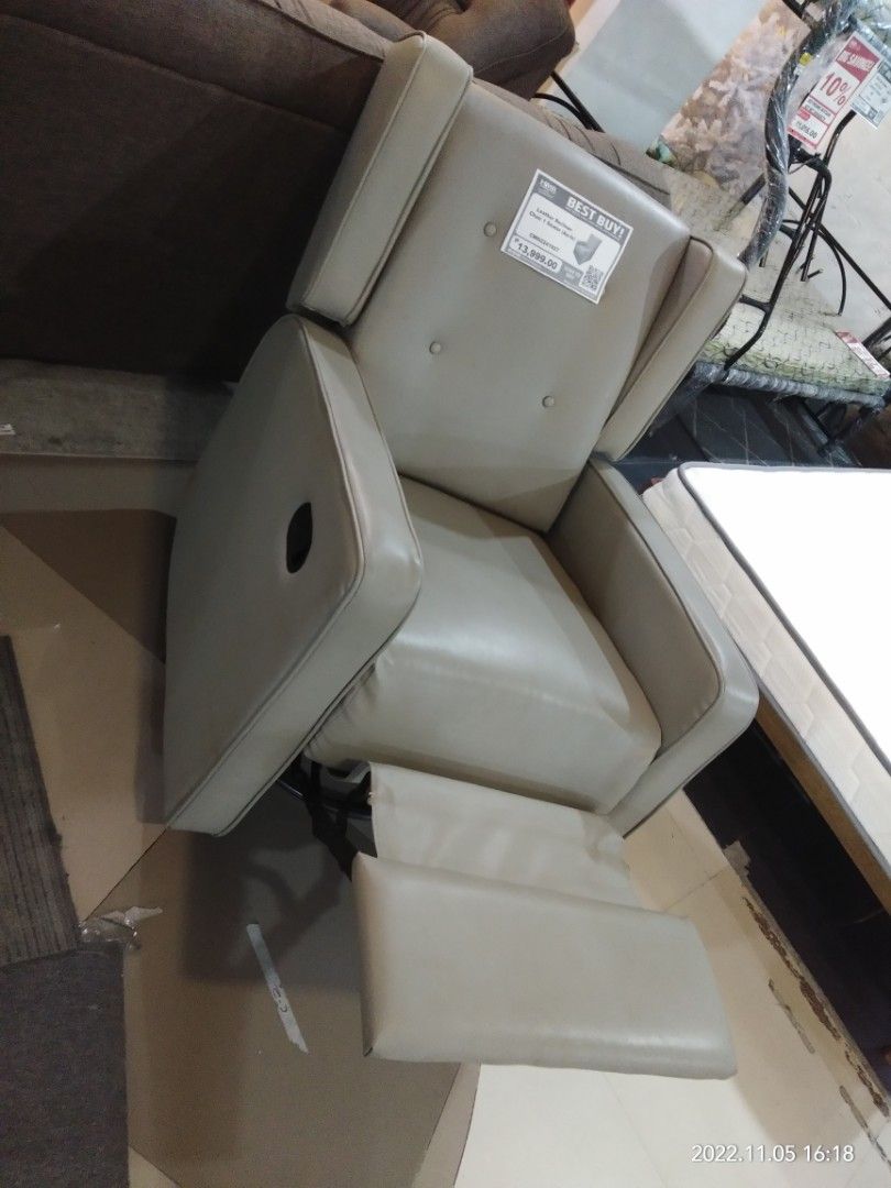 Leather recliner chair 1 seater Mode of payment Cash Gcash Card BDO