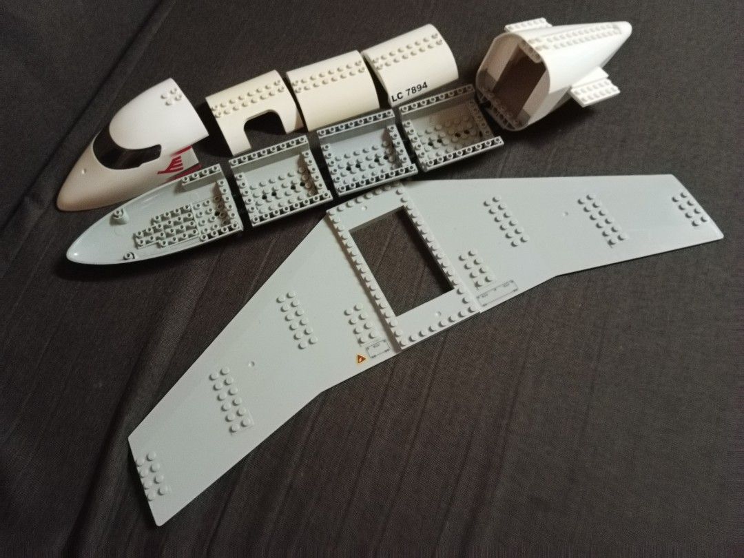 Lego new arrivals airplane parts