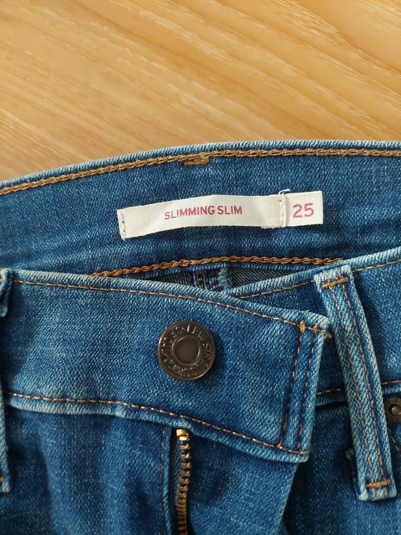 Levis original slimming slim size 25, Women's Fashion, Bottoms, Jeans &  Leggings on Carousell