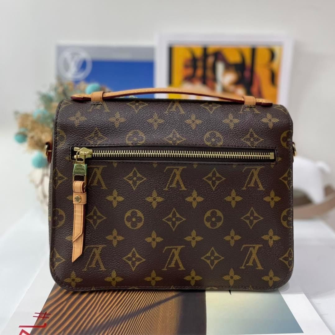 Louis Vuitton Pochette Metis Monogram with Braided Handle, Luxury, Bags &  Wallets on Carousell